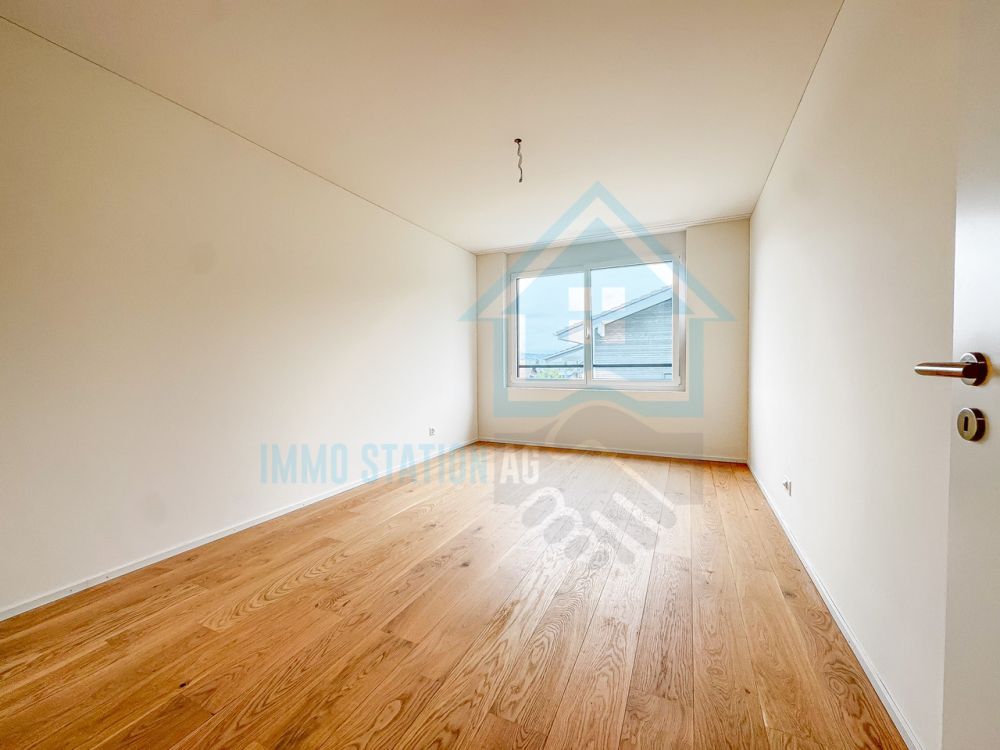Erstvermietung in Muhen - Modernes Doppeleinfamilienhaus mit höchstem Wohnkomfort - Zimmer 1 (1.Obergeschoss)