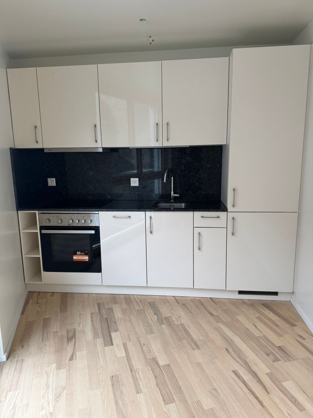 SOMMERAKTION: 1. Mietzins gratis - Grosszügiges Studio in moderner Überbauung - Bild 3