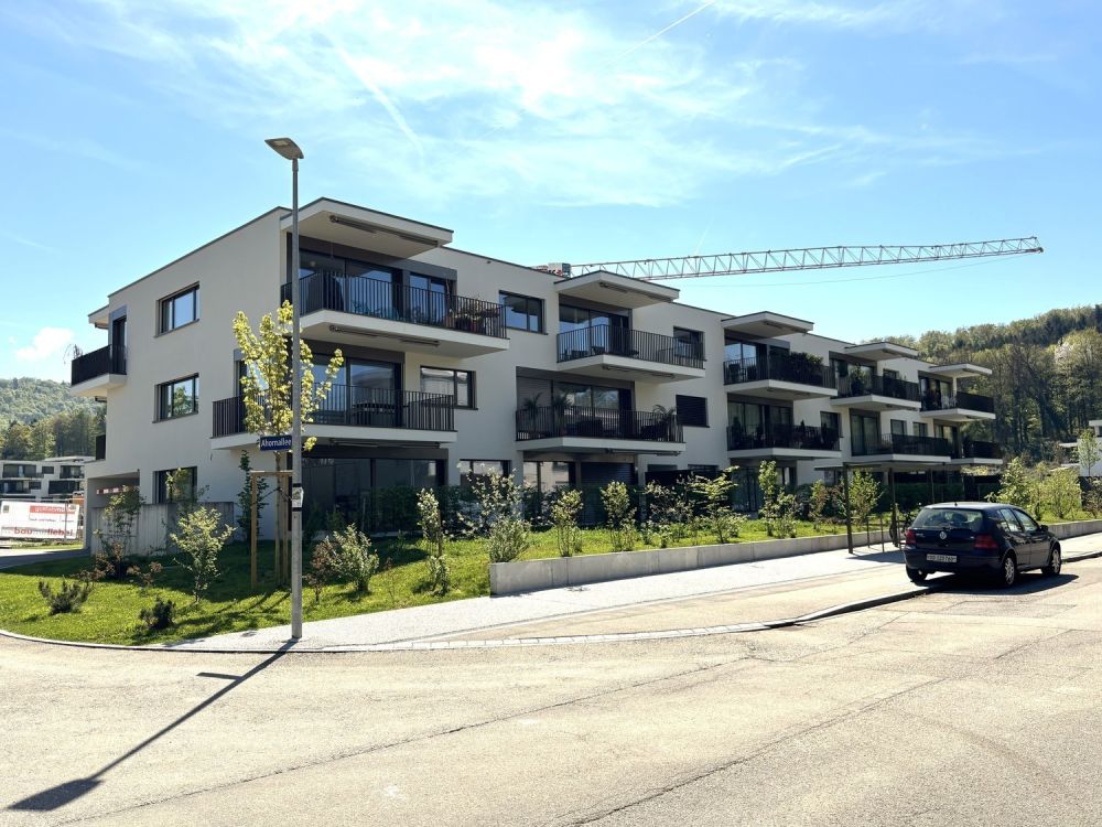 Elegant wohnen in Olten: 4.5-Zi-Whg mit zwei Sitzplätzen & Top-Standard - Aussen West