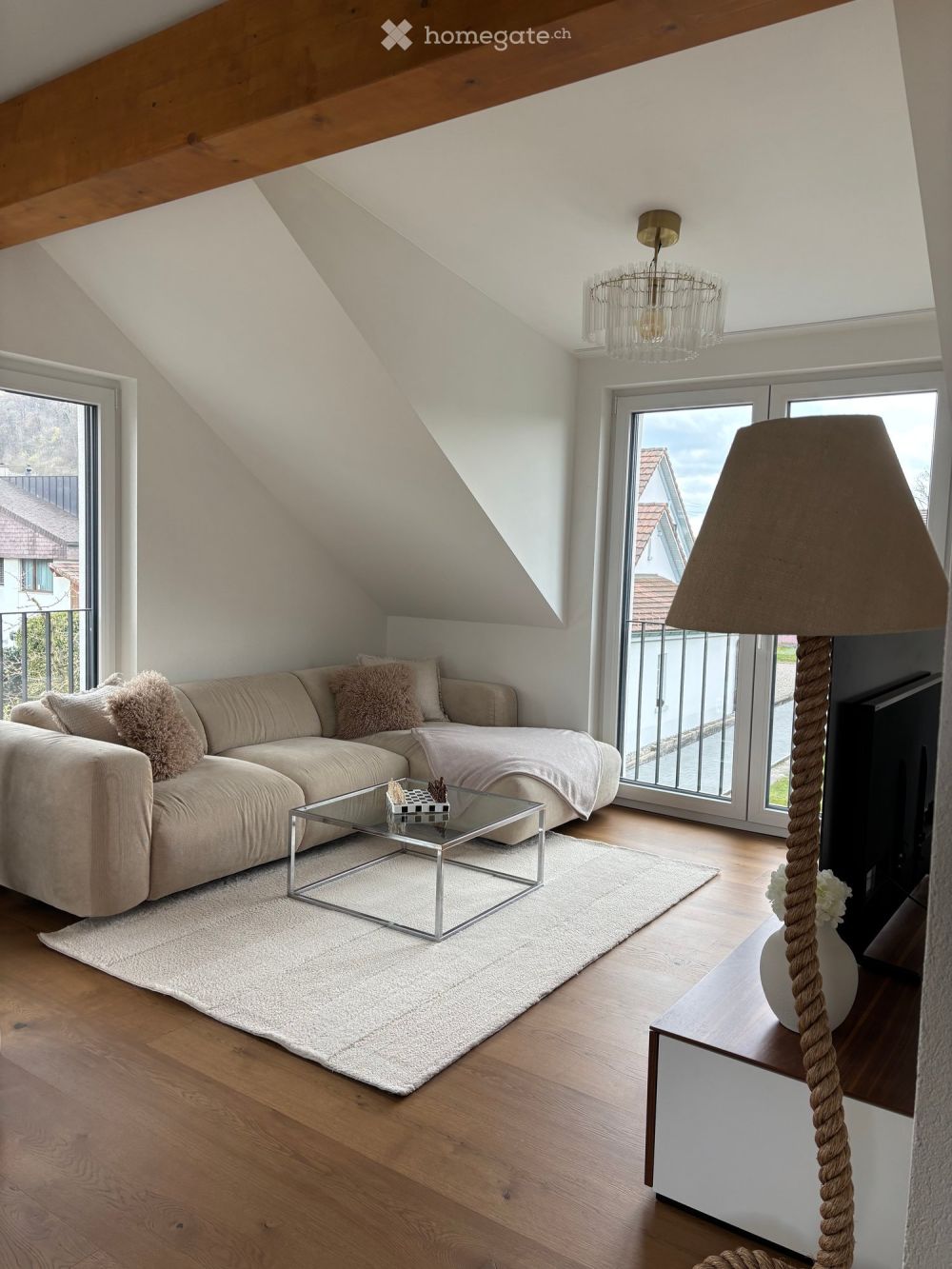 4.5 Zi-Wohnung mit eigenem Eingang – wie ein Haus + 2 Parkplätze inkl. - Bild 5