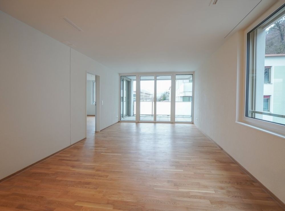 ERSTVERMIETUNG IN LIESTAL - jede Wohnung mit eigenem Waschturm - Wohn-Esszimmer.jpg