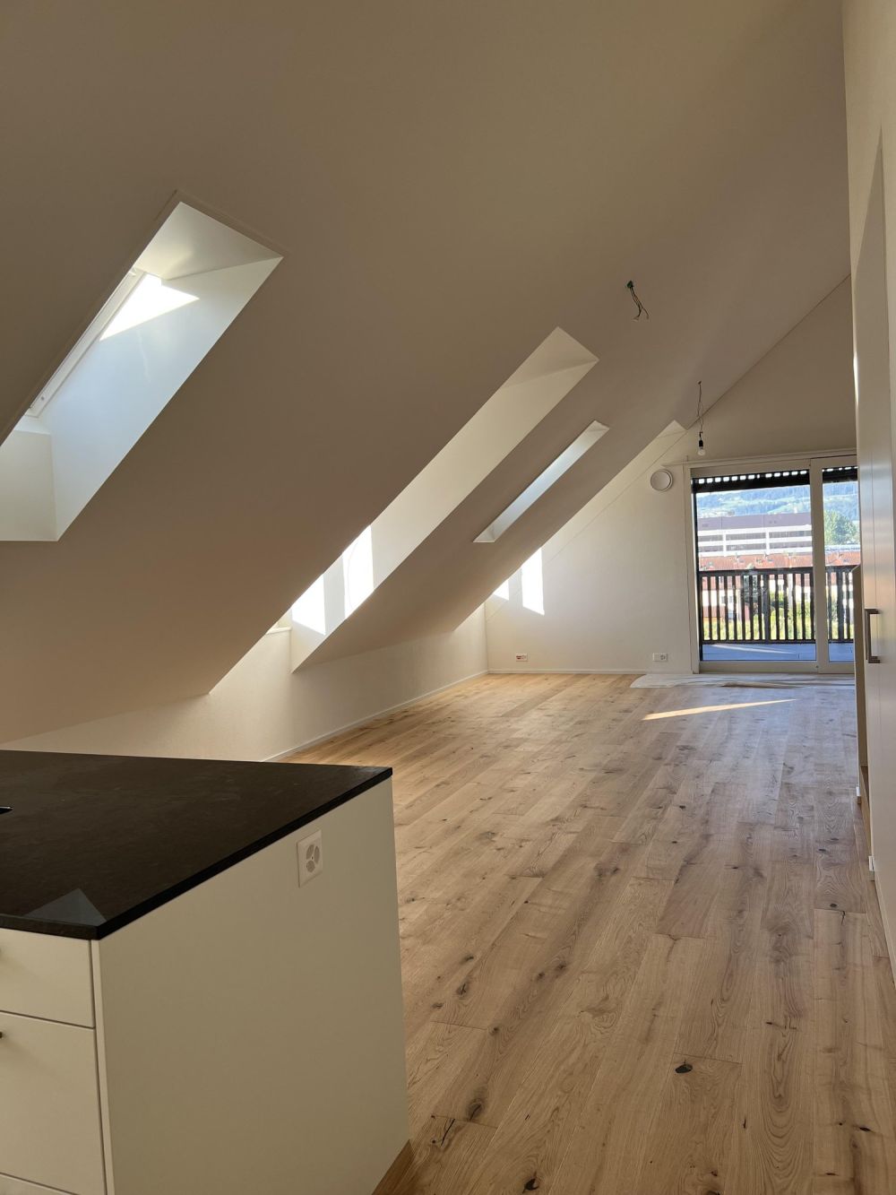 Luxuriöse 5.5-Zimmer-Wohnung an hervorragender Lage in Nänikon - Bild 7