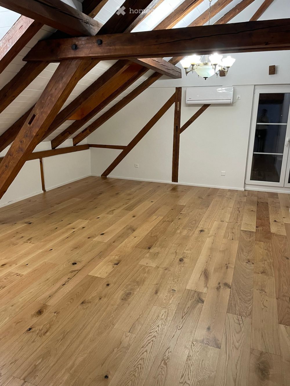 Moderne 4.5-Zimmer-Dachwohnung in Riedikon mit Balkon und schöner Aussicht - Bild 1