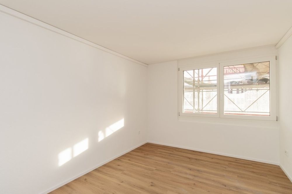 Moderne 3.5-Zimmer-Wohnung an zentraler Lage in Rüti - Web-4.jpg