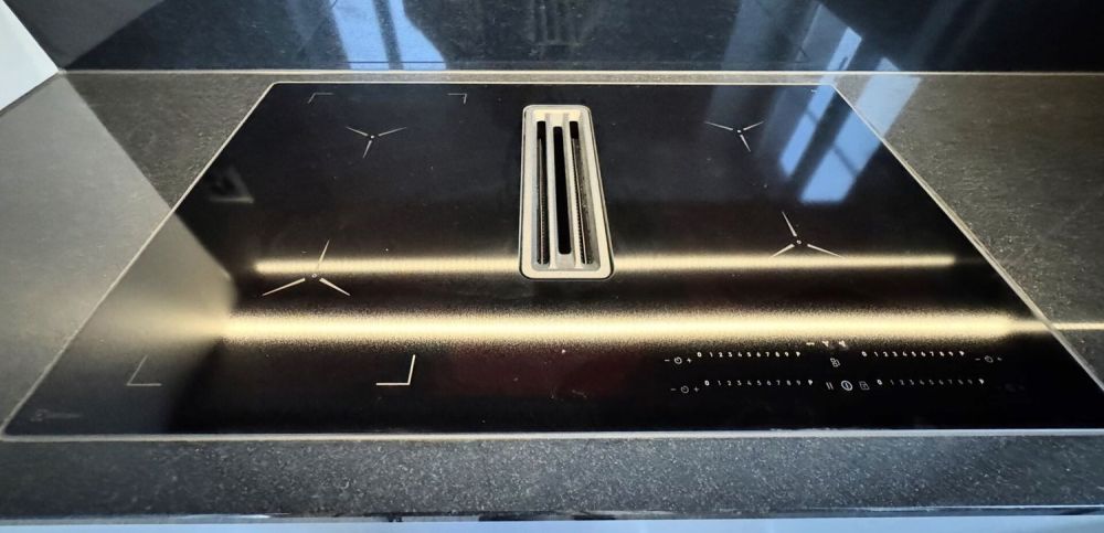 5-Zimmerwohnung, Erstbezug nach Sanierung - F_Induktionsherd (I).JPG