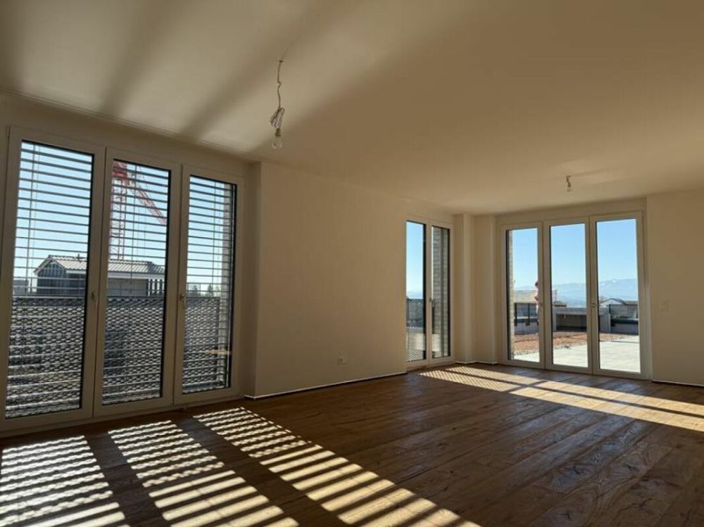 Ganz oben. Ganz frei. Ganz Zuhause - exklusive 3.5-Zi.-Attikawohnung in Berg - Bild 3