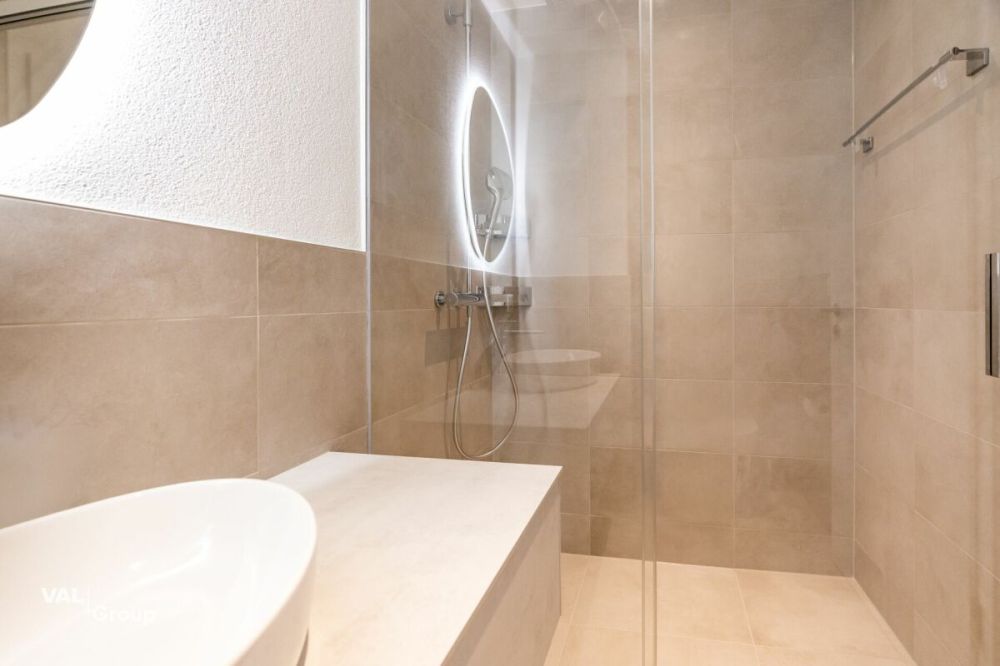 Moderne 4.5-Zimmer-Neubauwohnung in Susten - sonnig, hochwertig und mit Balkon - Bild 8