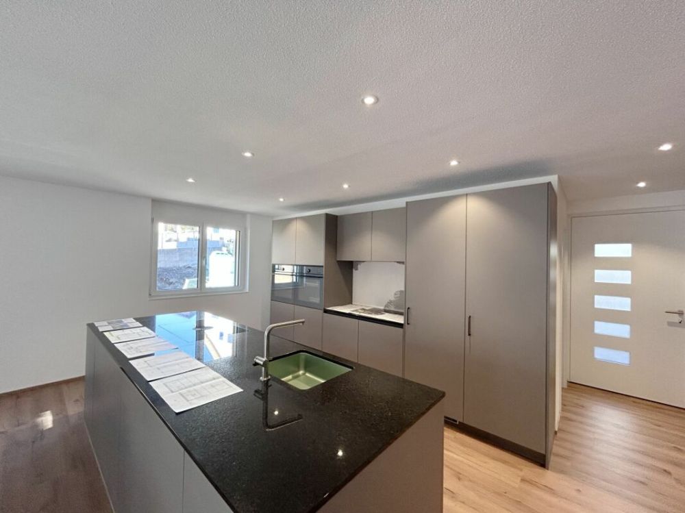 5.5-Zi. Doppeleinfamilienhaus - Ihr Wohntraum für die ganze Familie! - moderne Küche