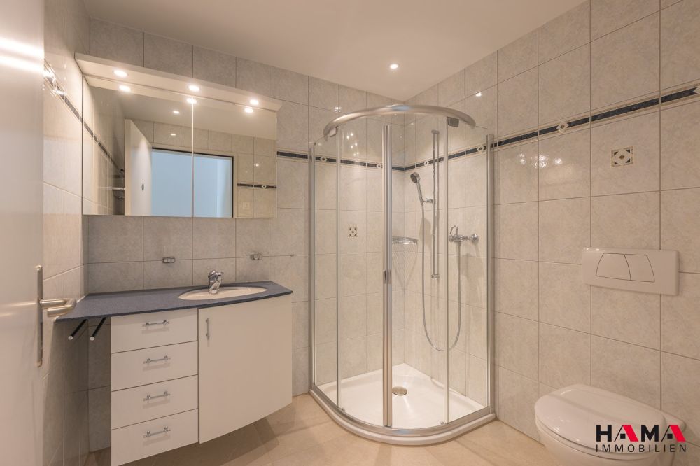 ERSTVERMIETUNG - exklusive 2.5-Zimmer-Einliegerwohnung mit Pool zur Mitbenutzung - 2.5-Zi.Whg. EG, Alte Bühnenbergstr. 58a, Oftringen_2500pix-6