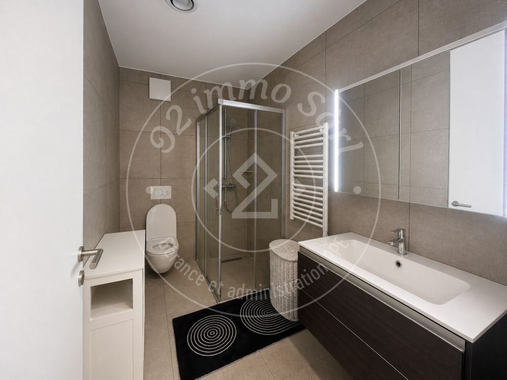 Beau 2.5pces au Rez-de-chaussée avec jardin - Bild 5