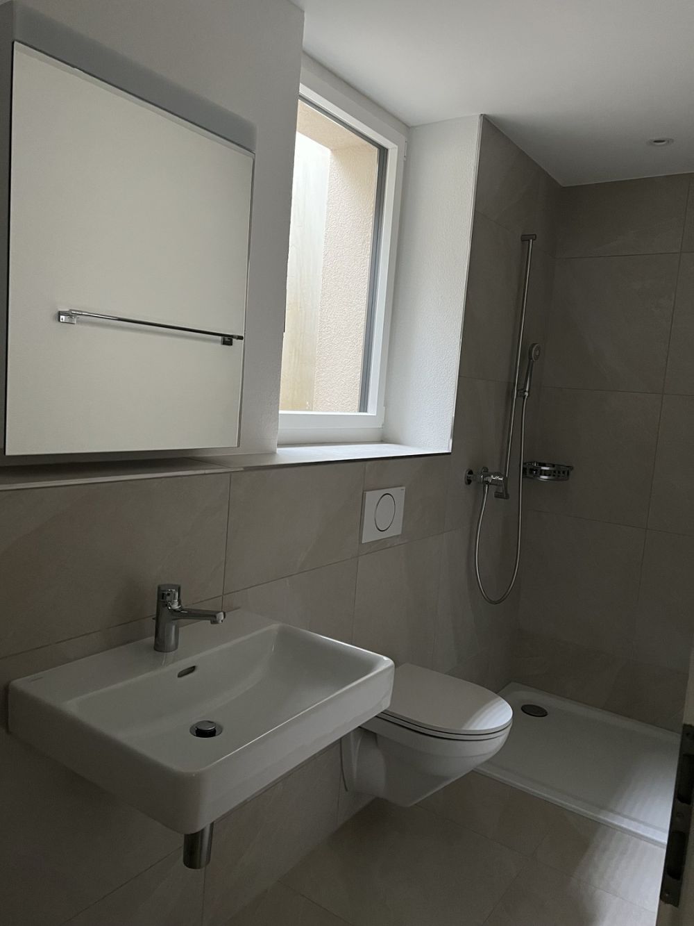 2.5 Zimmer-Duplex-Wohnung mit Gartenplatz - Bild 4