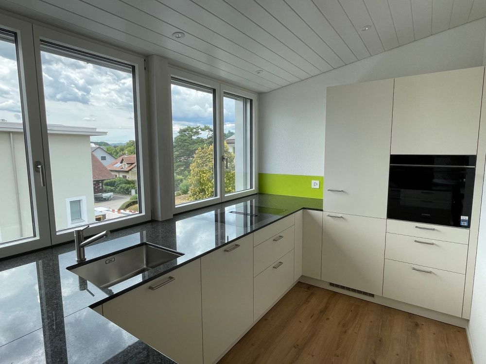 Exklusive 3.5-Zimmer-Attikawohnung mit direktem Liftzugang - Küche