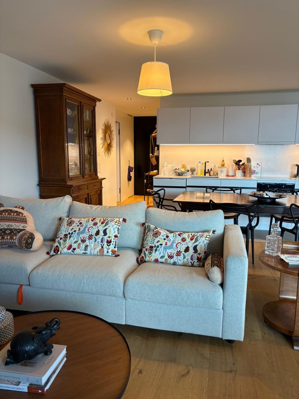 Moderne 2.5-Zimmer-Wohnung mit Balkon und Garage in Menzingen - Bild 4