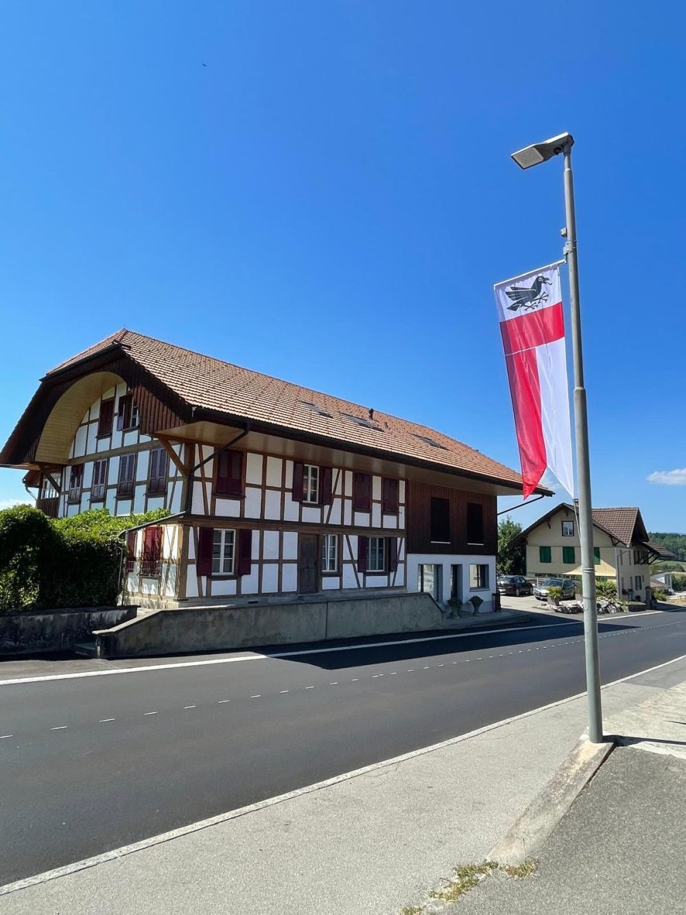 modern und hell: 3.5 Zimmer-Dachwohnung in Rapperswil/BE - Bild 1