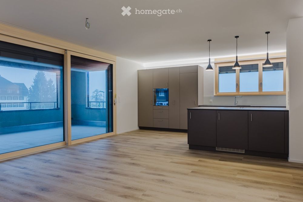 Neue, sehr grosszügige 5.5-Zi. Wohnung im Zweifamilienhaus - Bild 3