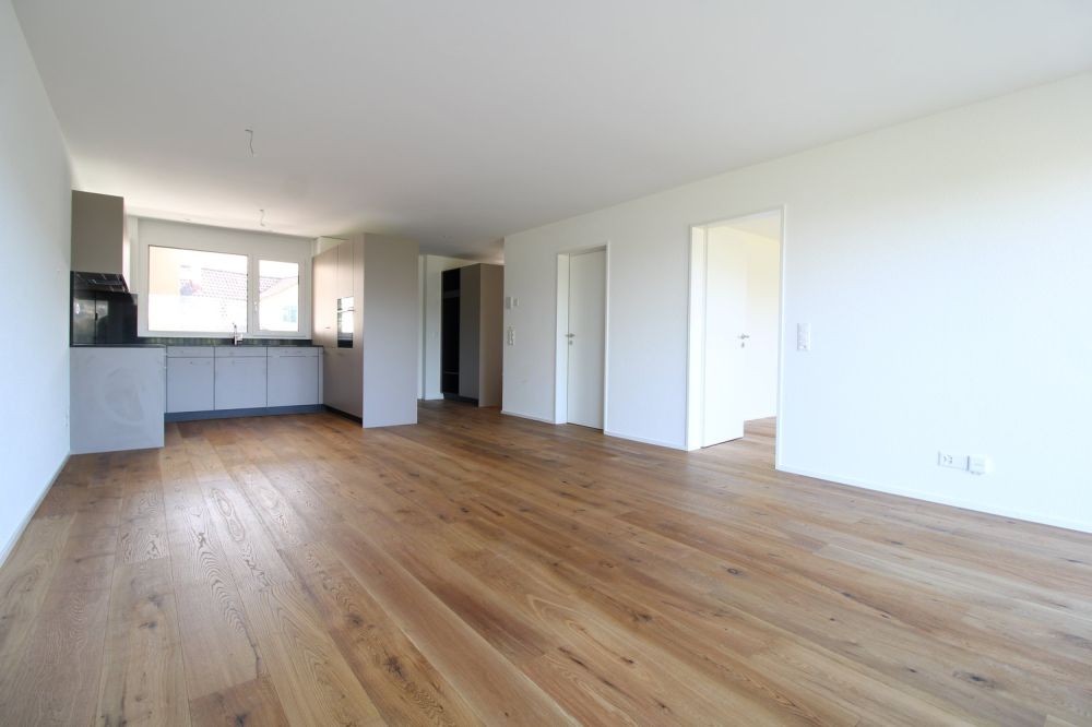 Moderne 2.5-Zimmer-Wohnung mit herrlichem Ausblick - Bild 3