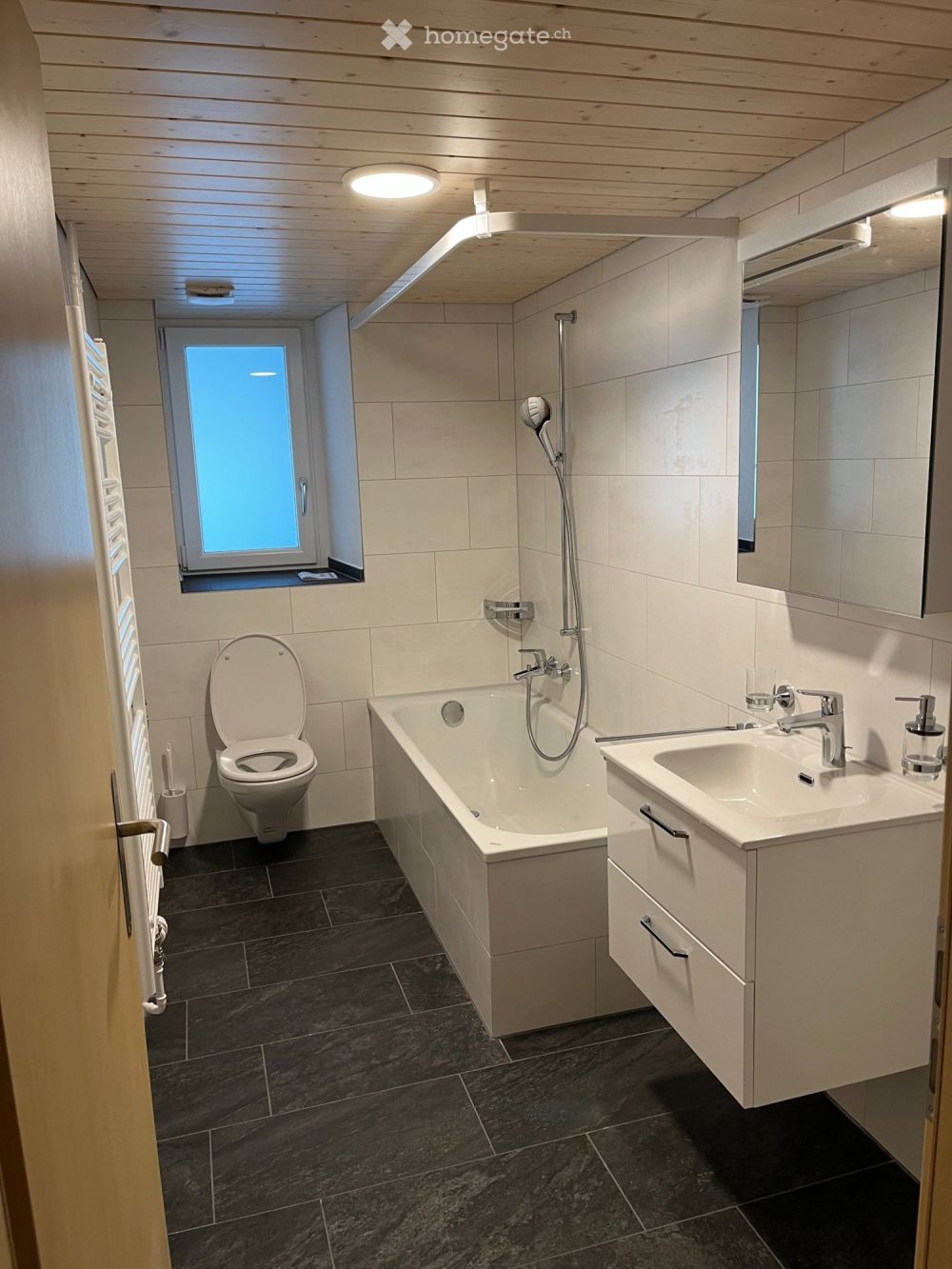 Zentral gelegene helle 4.5 Zimmer Wohnung 1.OG - Bild 3