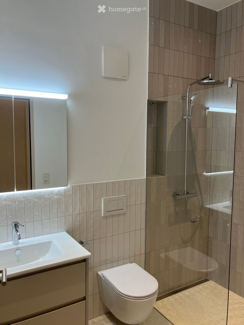 3.5-Zimmer-Dachwohnung mit grossartigem Panorama & Eigentumsstandard - Bild 7