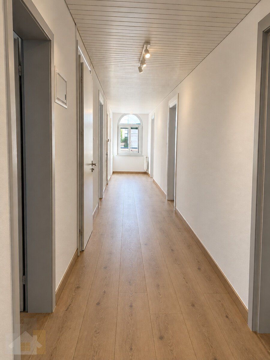 Frisch renovierte 4.5 Zimmer Wohnung nähe Bahnhof - Flur