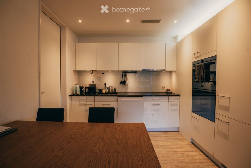 Modern 2.5-Room Ground Floor Apartment in Quiet Mönchaltorf - Bild 10