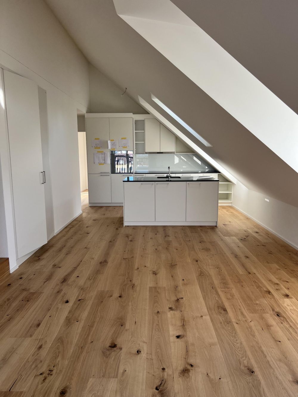 Luxuriöse 5.5-Zimmer-Wohnung an hervorragender Lage in Nänikon - Bild 6