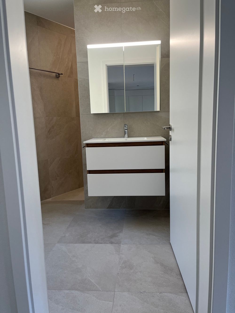 Moderne 3.5-Zimmer-Wohnung im Neubau in Susten – sofort verfügbar! - Bild 5