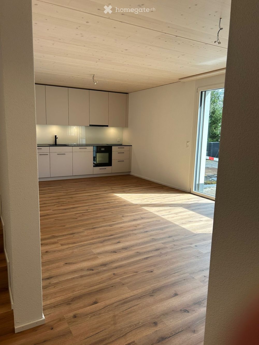 Moderne 2.5-Zimmer-Neubau-Wohnung mit Seeblick in Wollerau - Bild 2