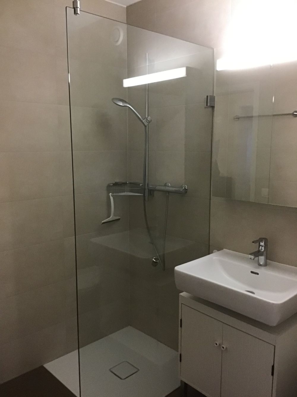 Appartement meublé 4.5p à 3 minutes du lac - Bild 10