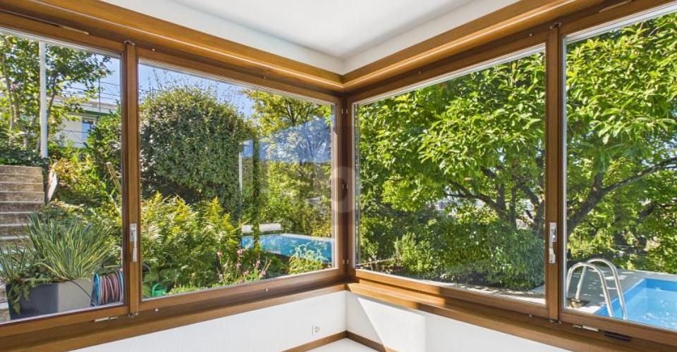 HOCHWERTIG MIT EIGENEM POOL UND PANORAMABLICK - Appartement terrasse 3.5 pièces - image - 5