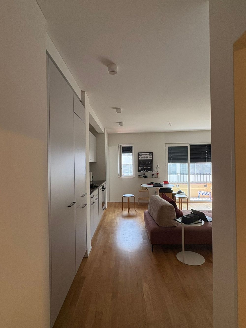 Helle 2.5-Zimmer-Wohnung mit Balkon nahe dem Rhein – Nachmieter gesucht - Bild 1