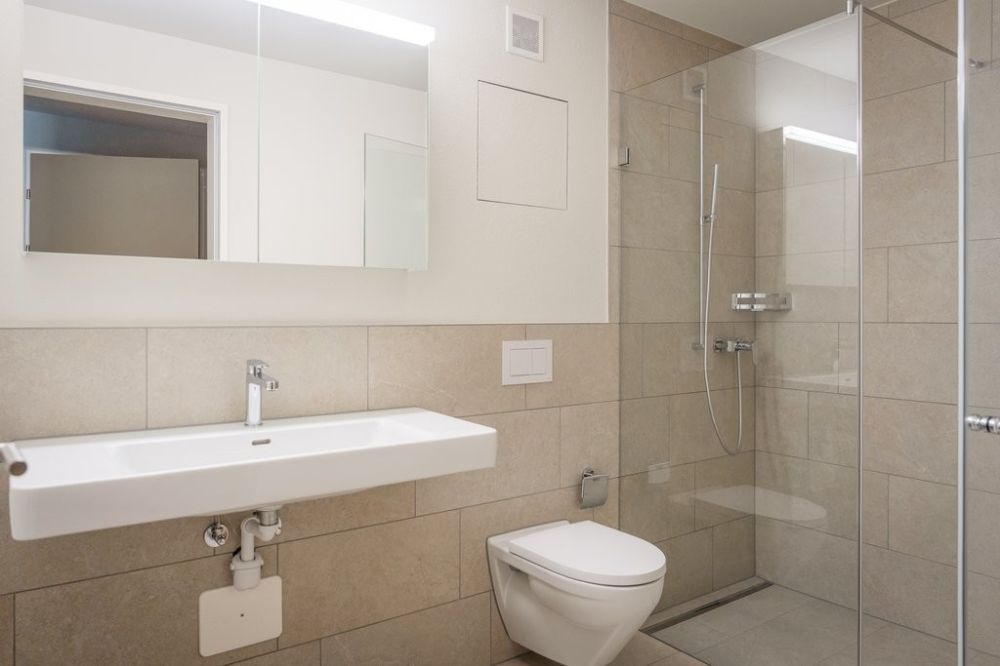 Moderne 2.5 Zimmerwohnung mit durchdachtem Grundriss - Badezimmer
