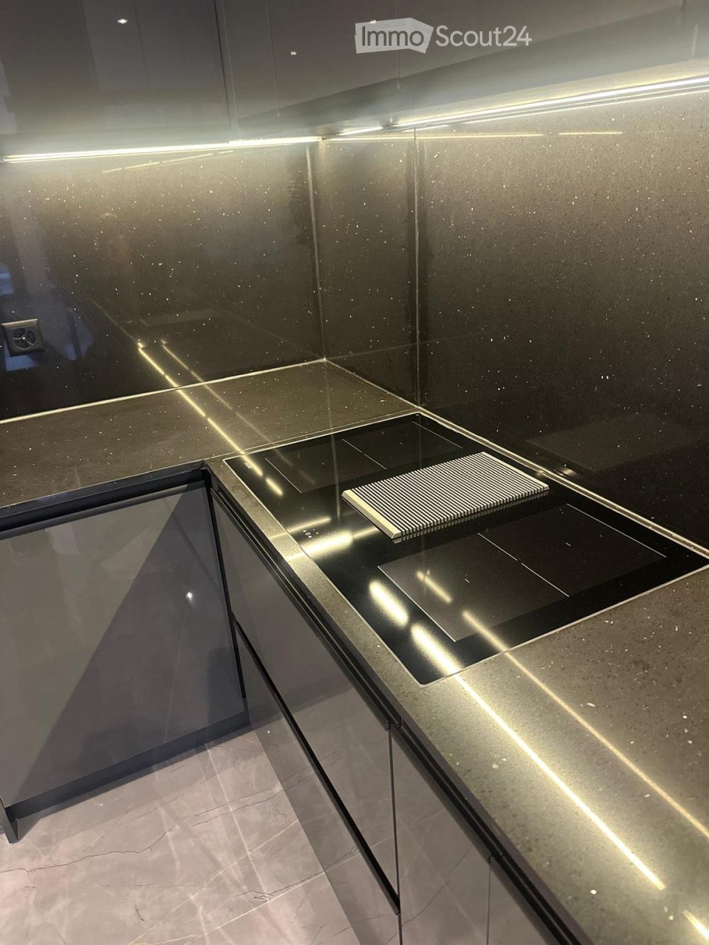 Traumhafte 2.5 Zimmerwohnung ERSTVERMIETUNG - Bild 4