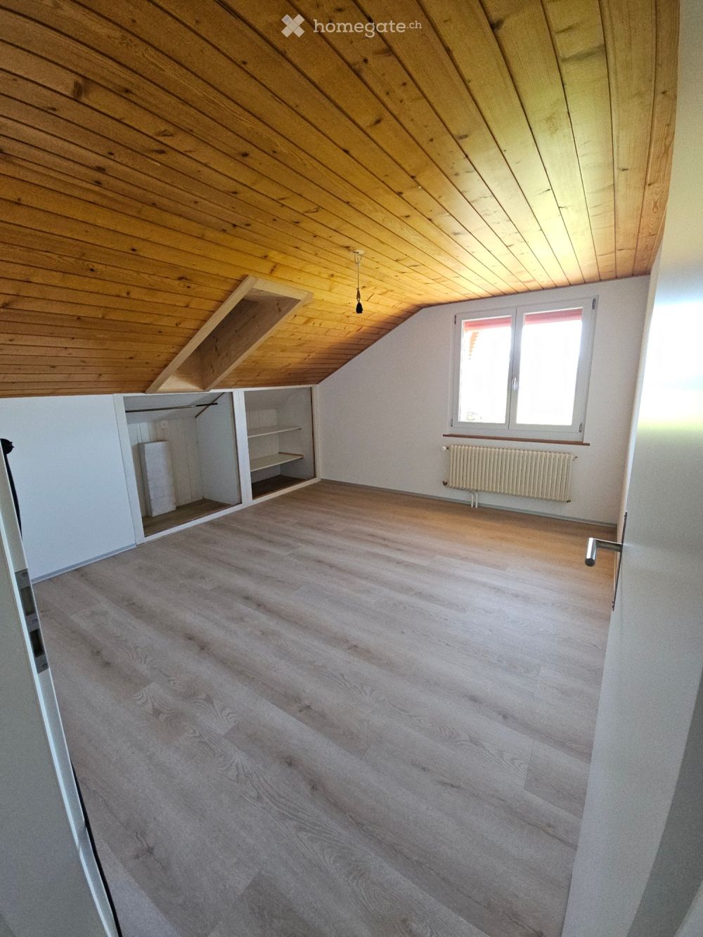 3 Zimmerwohnung mit brandneuen Böden, Küche und Badezimmer! - Bild 5