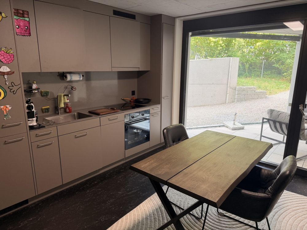 Moderne 2.5 Zimmer Erdgeschoss Wohnung - Bild 1