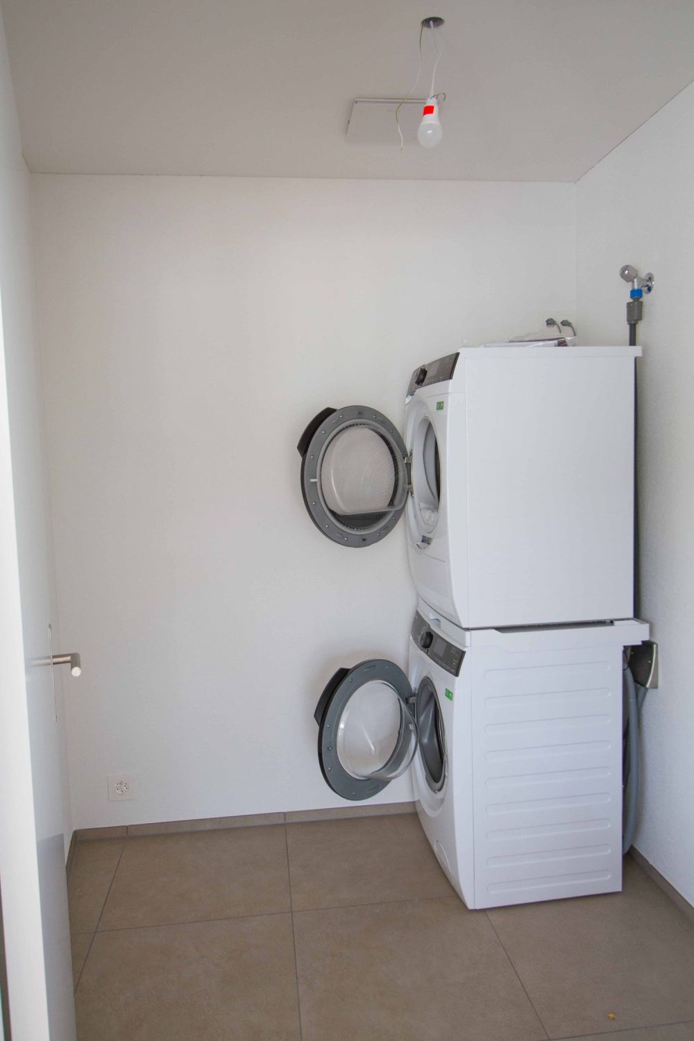 Moderne 2.5-Zimmer-Attikawohnung in Eschenbach - Bild 6