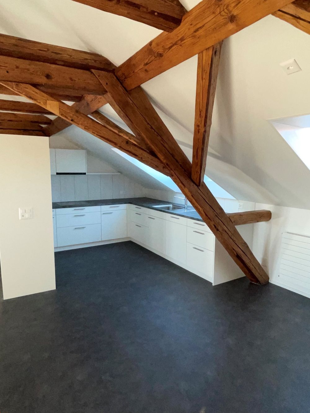 modern und hell: 3.5 Zimmer-Dachwohnung in Rapperswil/BE - Bild 4