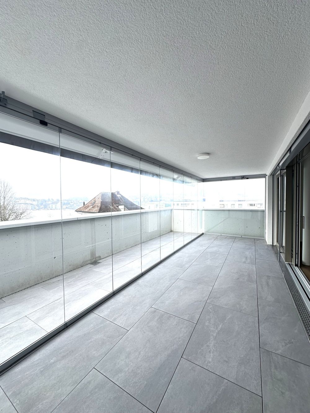 Gross, grösser, 100m2 Wohnfläche mit grosser Terrasse! - Terrasse