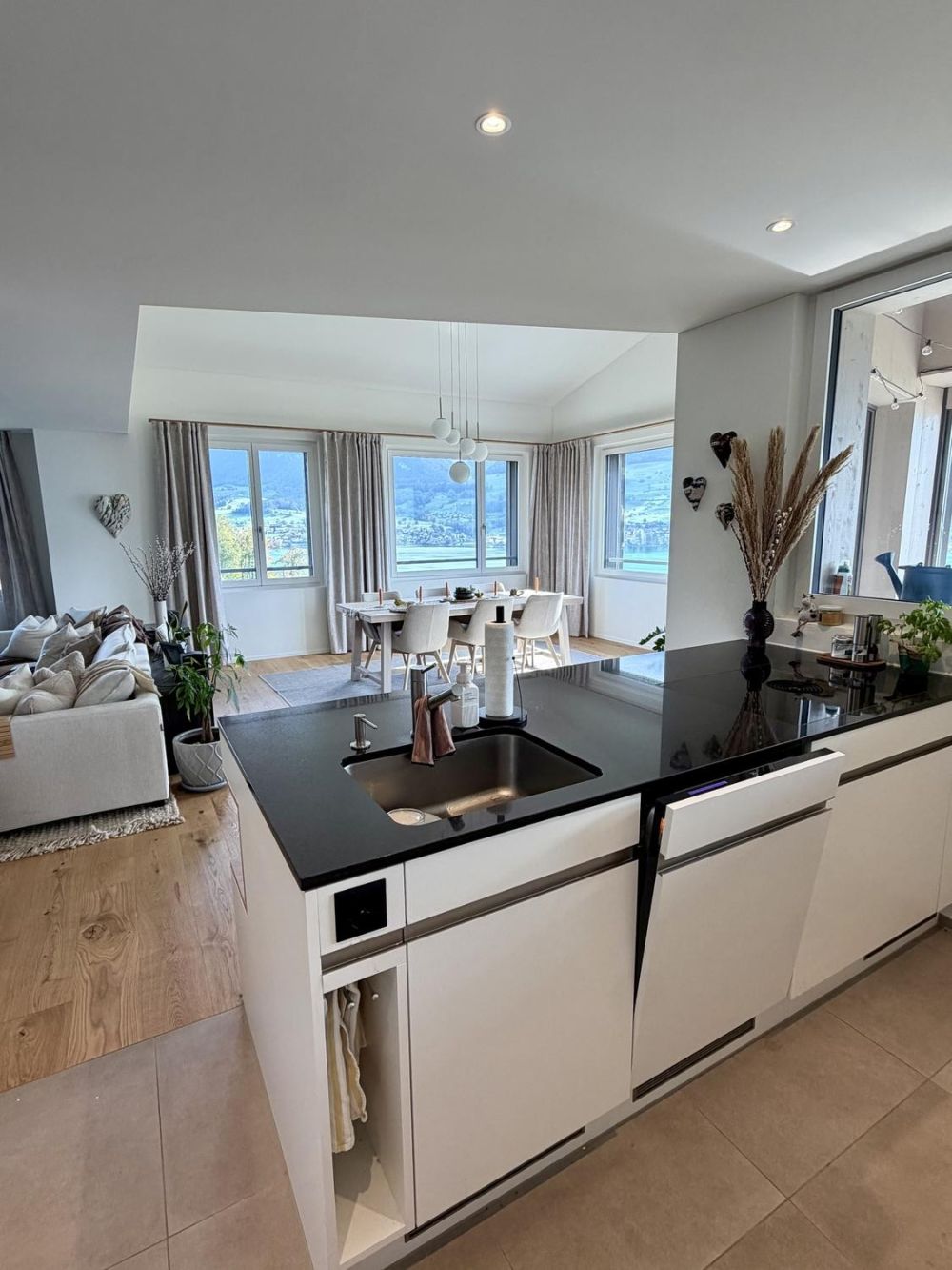 2.5 Apartment Lake View- (Available 4-31 December) - Bild 5