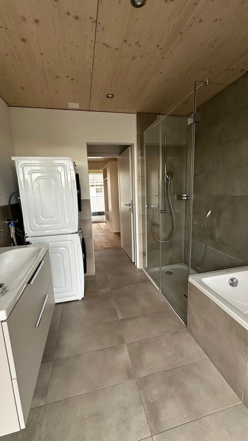 Moderne Neubauwohnung (EG) an zentraler Lage  Nähe Bahnhof - Badezimmer