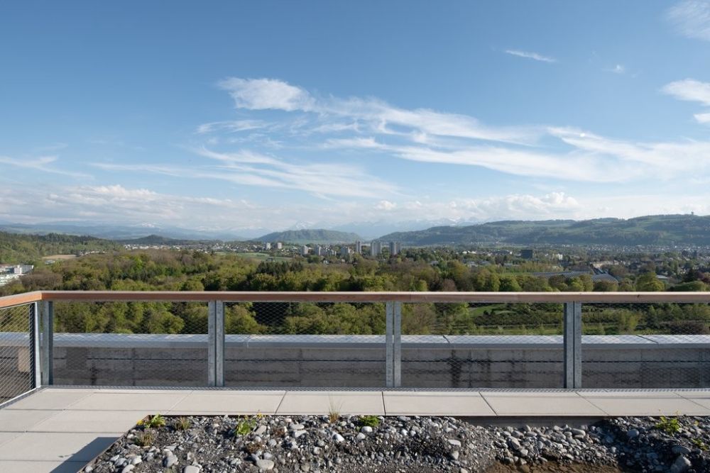 ERSTBEZUG - Wohnen mit Weitblick im Hochhuus Bern - Aussicht Dachterrasse
