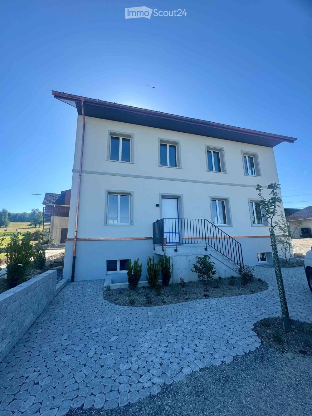 Neubau-Doppeleinfamilienhaus in Aristau – 5.5 Zimmer mit Balkon und Parkplatz - Bild 2
