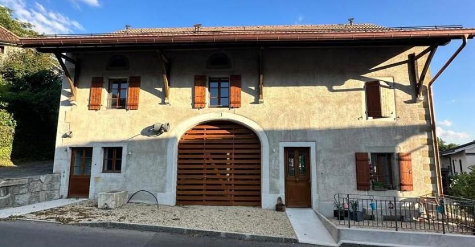 Ancienne ferme transformée en triplex de 6.5 pièces à Avusy - Appartement 6.5 pièces - image - 1