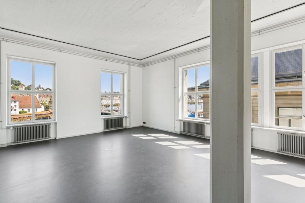 Erstvermietung - exklusive Loft mit Blick auf Kapellbrücke und Wasserturm - Bild 1
