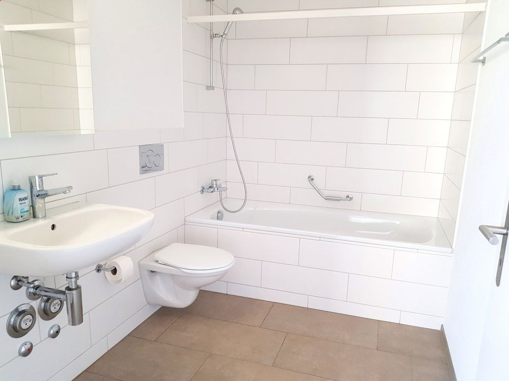 Moderne und helle 3.5-Zimmerwohnung mit grossem Balkon in Pieterlen - Bild 6