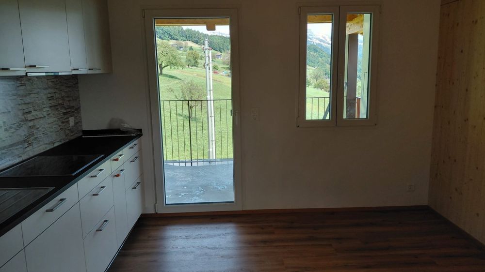 3 1/2 Zimmer Dachwohnung mit Topaussicht auf See und Berge - Bild 10