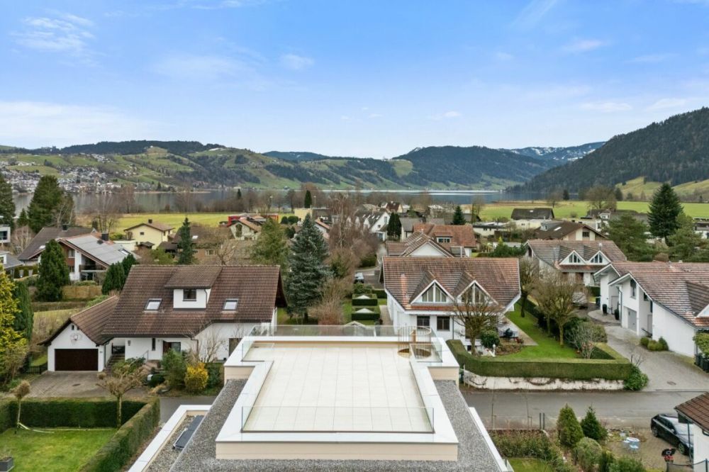 Neubau-Villa in Unterägeri zur Miete - Whirlpool, Dachterrasse & Lift - Bild 12