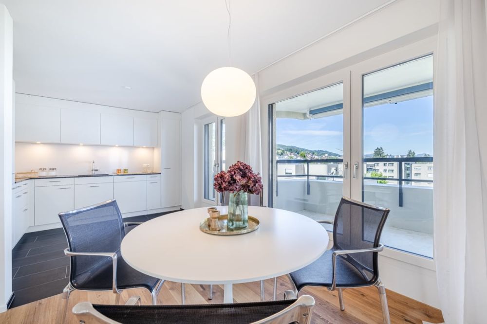 Se(e)nsationelle Aussicht! Ihr exklusives Zuhause über dem Bodensee im Swissair Tower II - Bild 2