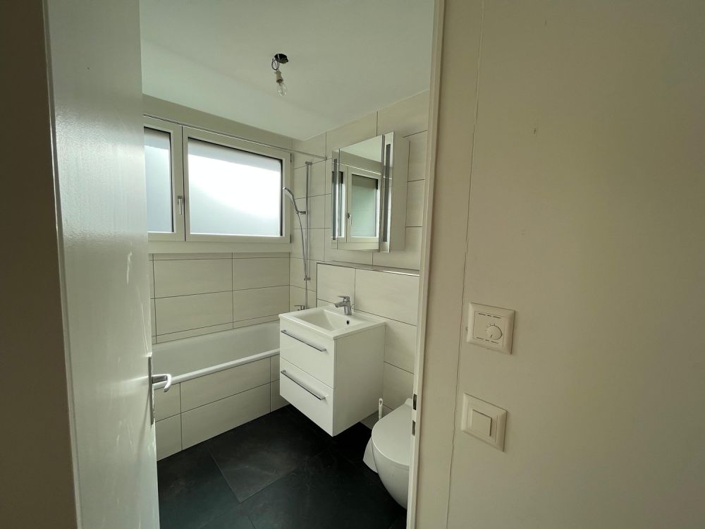 Sehr sonnige, ruhige, teilrenovierte 4.5-Zimmerwohnung - Bild 11