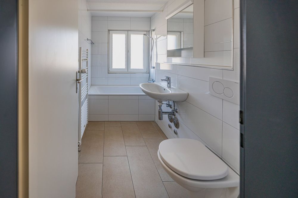 Schöne 4.5 Zimmerwohnung zu vermieten - Nasszelle