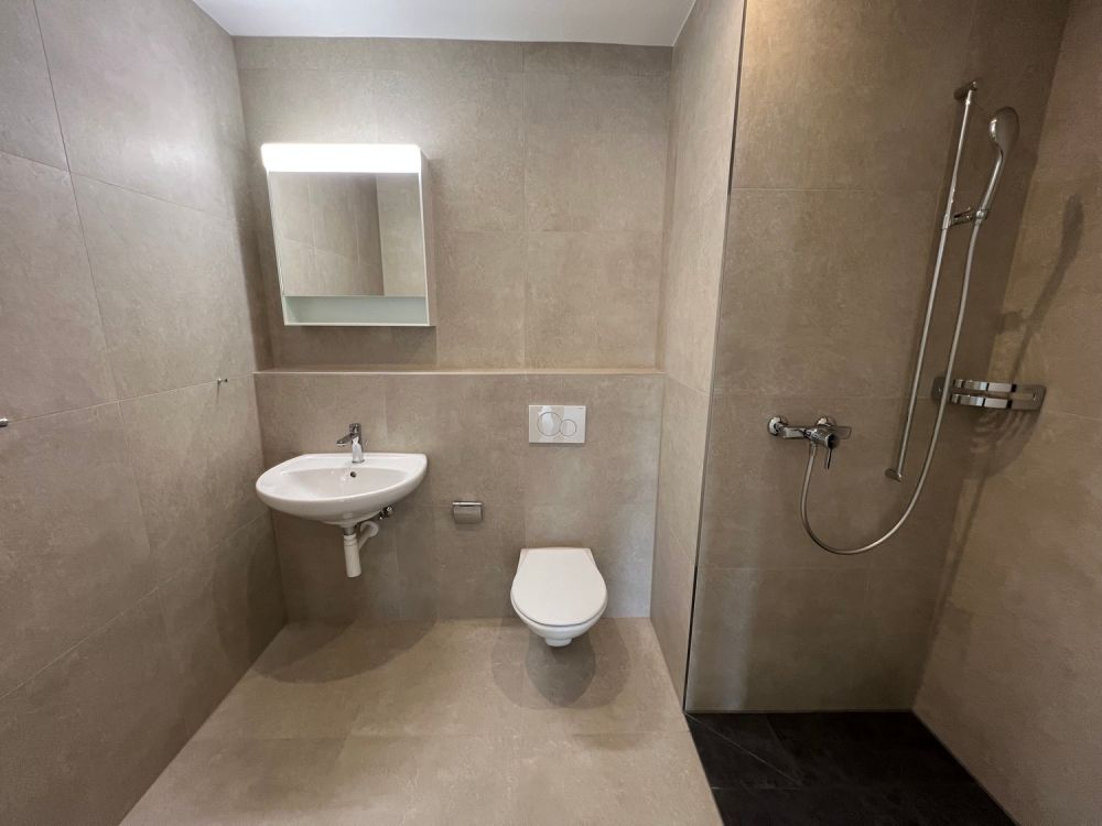 Moderne 2.5-Zimmer-Dachwohnung im Neubau – sofort verfügbar in Wil SG - Bild 8